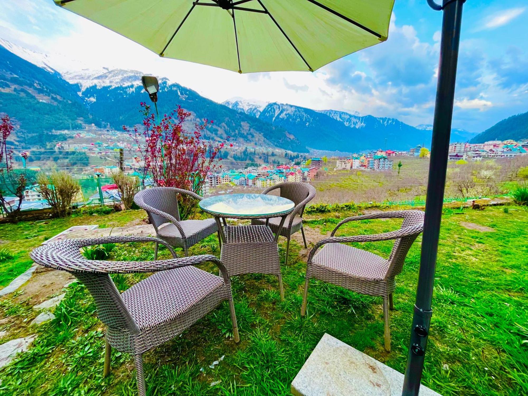 Himalayan Nomad Cottage, Manali ! All 2 Bedroom Independent Cottages ! Personal Lawn Every Cottage ! Parking ! Scenic Mountains View ! Spacious Rooms ! Exterior photo