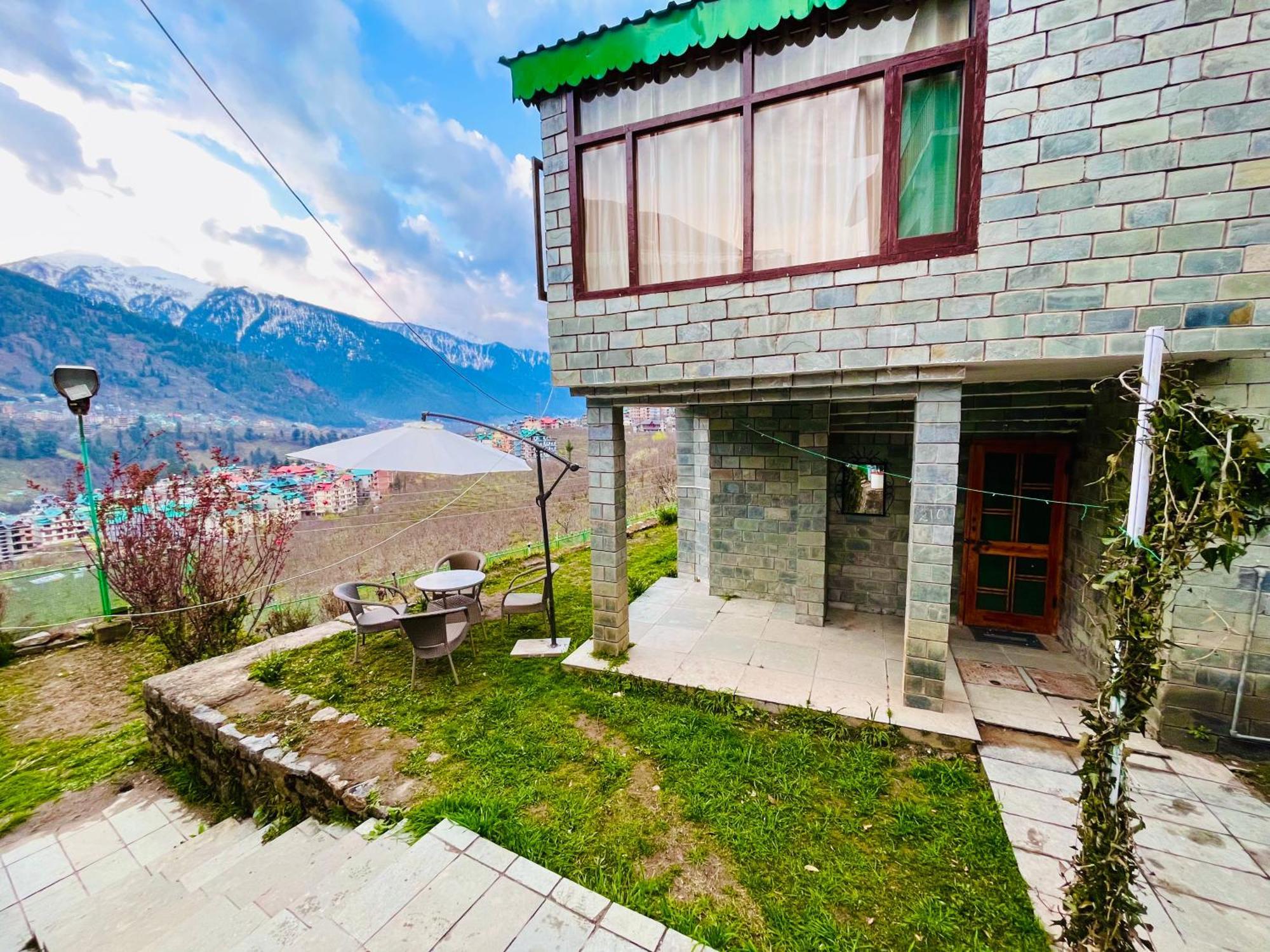 Himalayan Nomad Cottage, Manali ! All 2 Bedroom Independent Cottages ! Personal Lawn Every Cottage ! Parking ! Scenic Mountains View ! Spacious Rooms ! Exterior photo