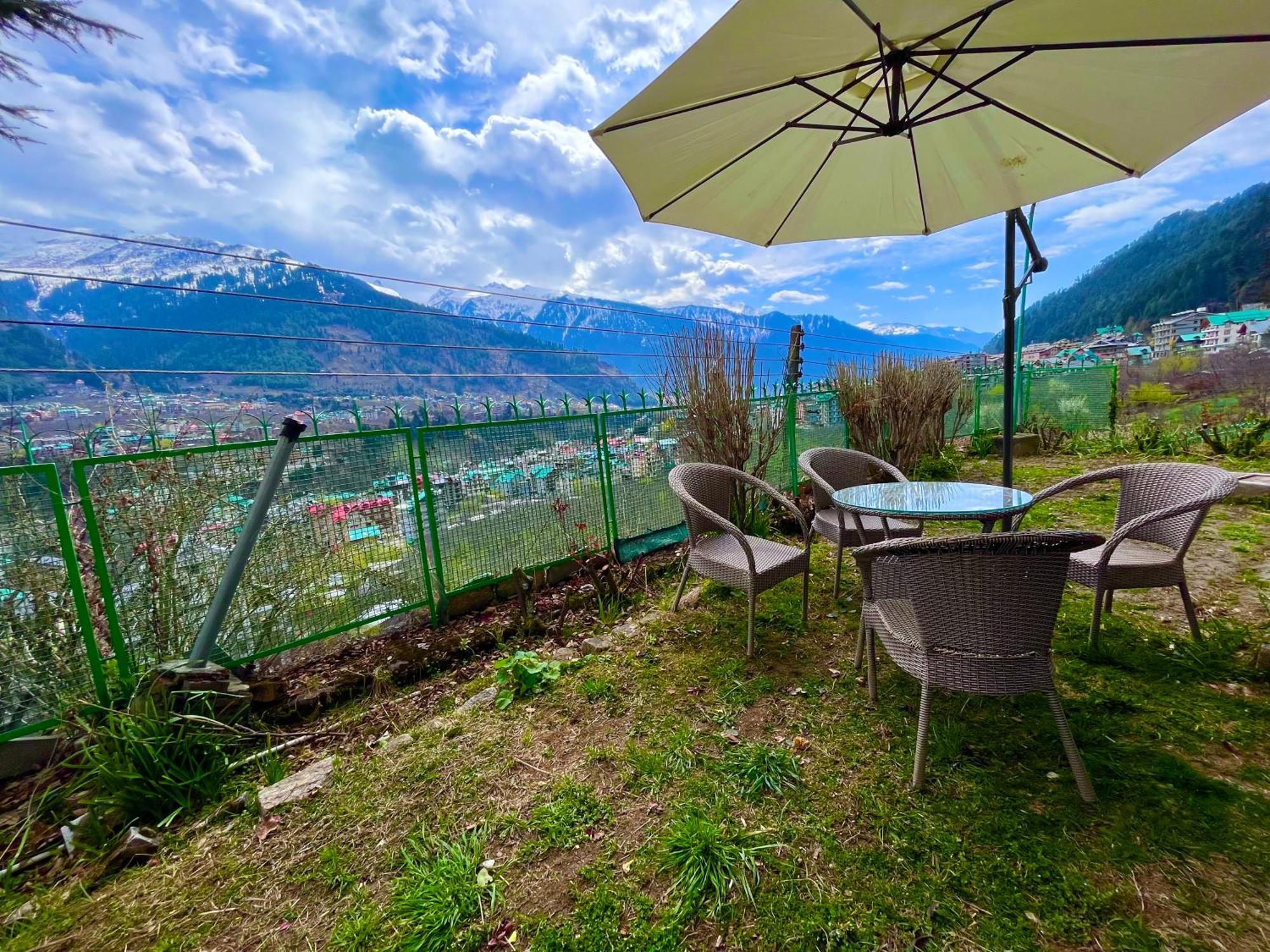 Himalayan Nomad Cottage, Manali ! All 2 Bedroom Independent Cottages ! Personal Lawn Every Cottage ! Parking ! Scenic Mountains View ! Spacious Rooms ! Exterior photo
