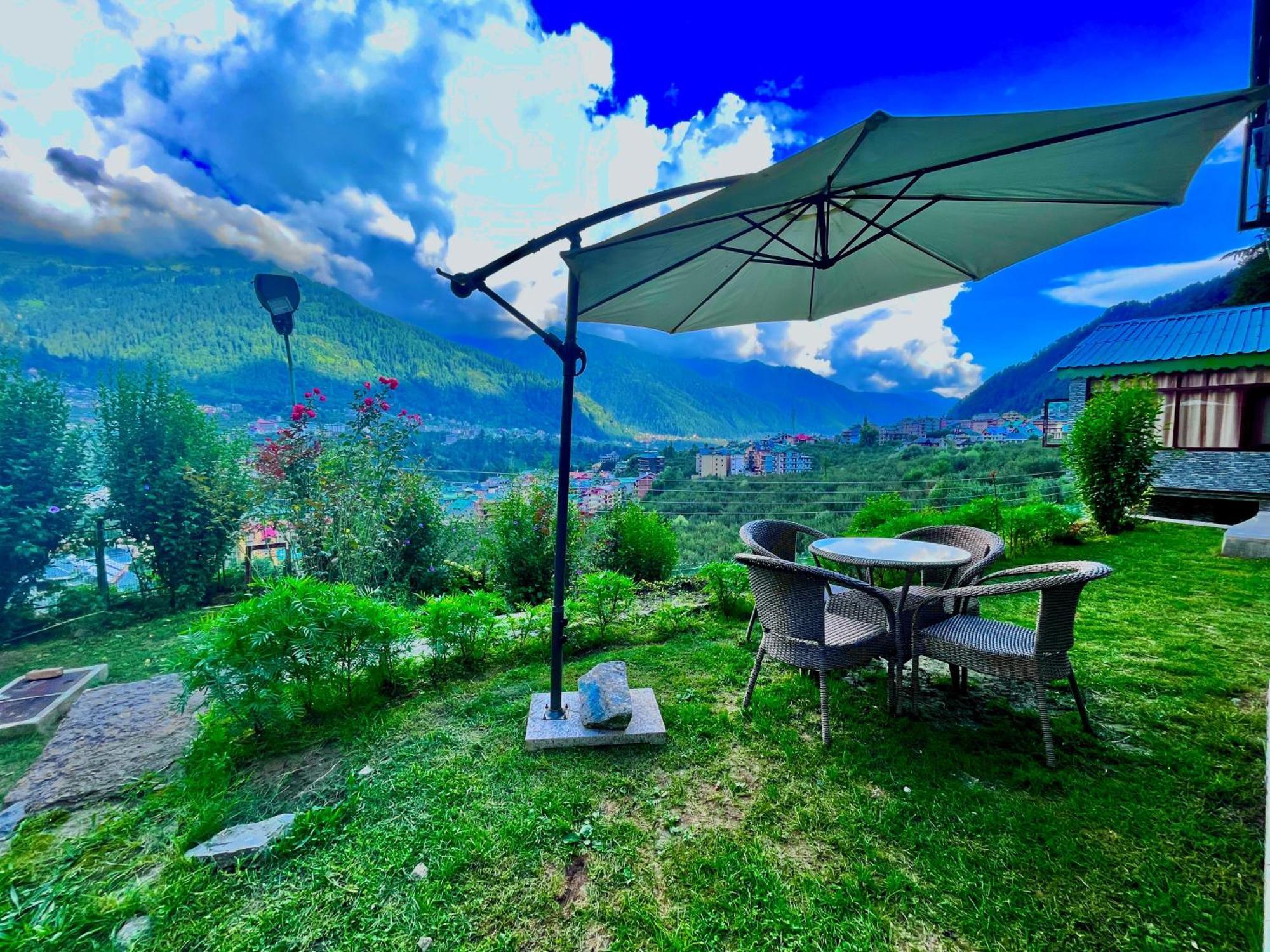 Himalayan Nomad Cottage, Manali ! All 2 Bedroom Independent Cottages ! Personal Lawn Every Cottage ! Parking ! Scenic Mountains View ! Spacious Rooms ! Exterior photo