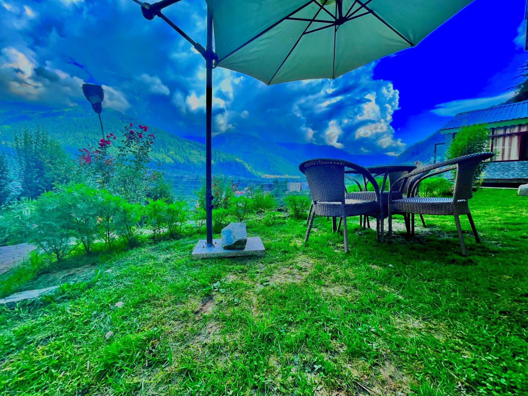 Himalayan Nomad Cottage, Manali ! All 2 Bedroom Independent Cottages ! Personal Lawn Every Cottage ! Parking ! Scenic Mountains View ! Spacious Rooms ! Exterior photo