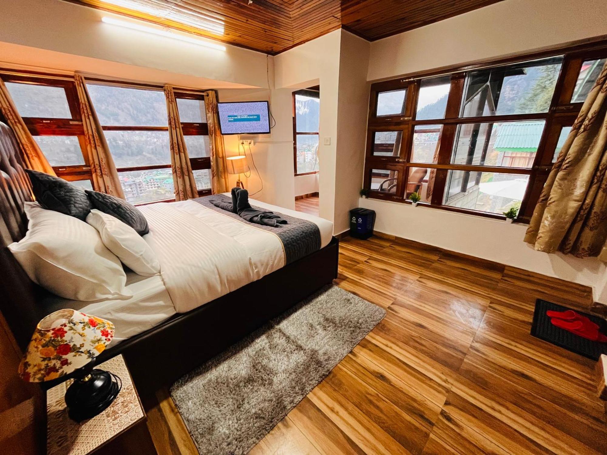 Himalayan Nomad Cottage, Manali ! All 2 Bedroom Independent Cottages ! Personal Lawn Every Cottage ! Parking ! Scenic Mountains View ! Spacious Rooms ! Exterior photo