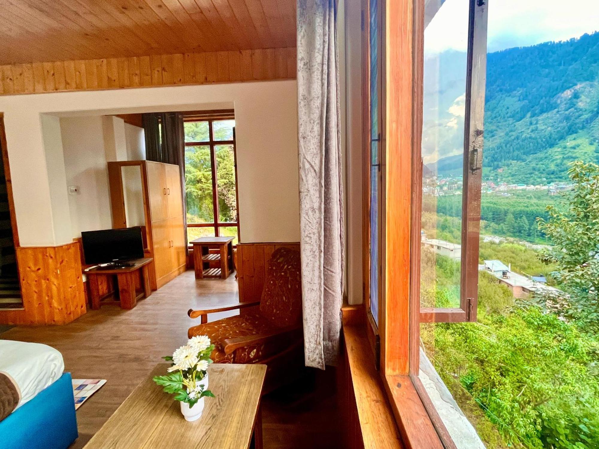 Himalayan Nomad Cottage, Manali ! All 2 Bedroom Independent Cottages ! Personal Lawn Every Cottage ! Parking ! Scenic Mountains View ! Spacious Rooms ! Exterior photo